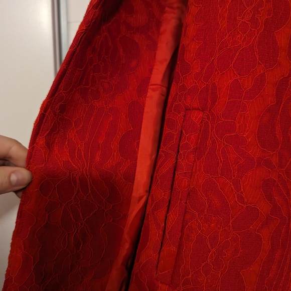 Red cape jacket - Picture 3 of 6